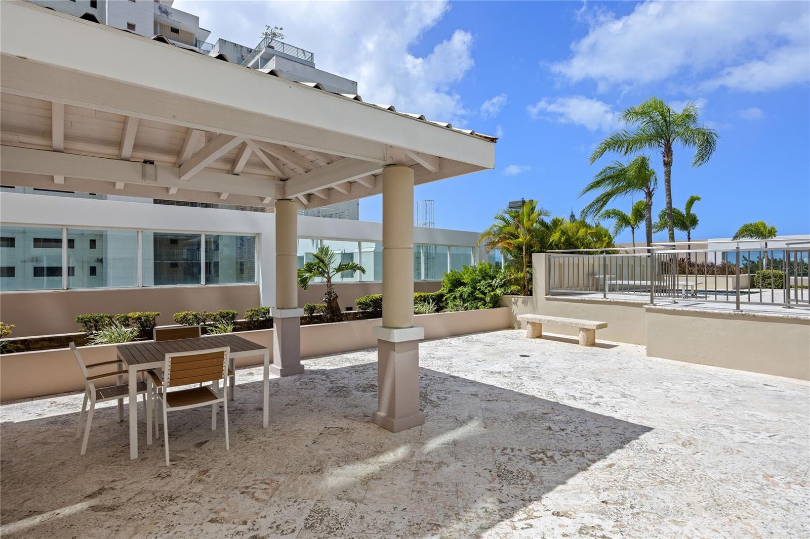 576 AVE. ARTERIAL B, COLISEUM TOWER #809