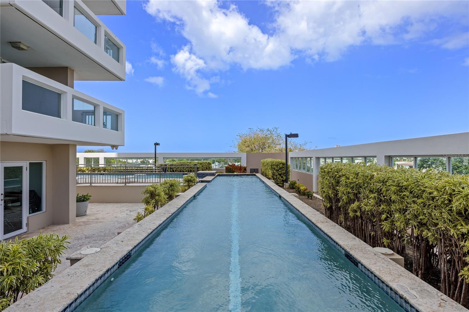 576 AVE. ARTERIAL B, COLISEUM TOWER #809