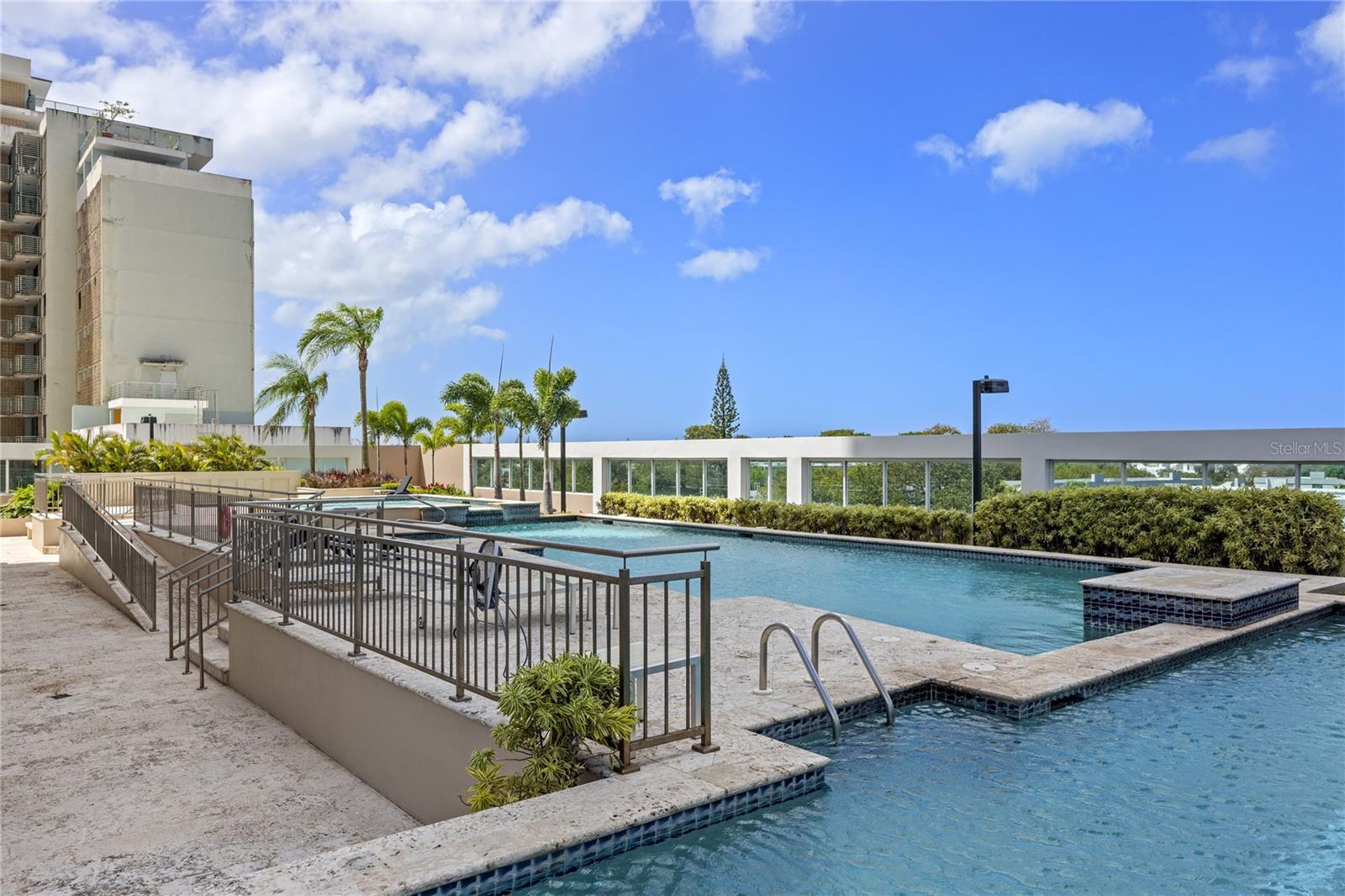 576 AVE. ARTERIAL B, COLISEUM TOWER #809