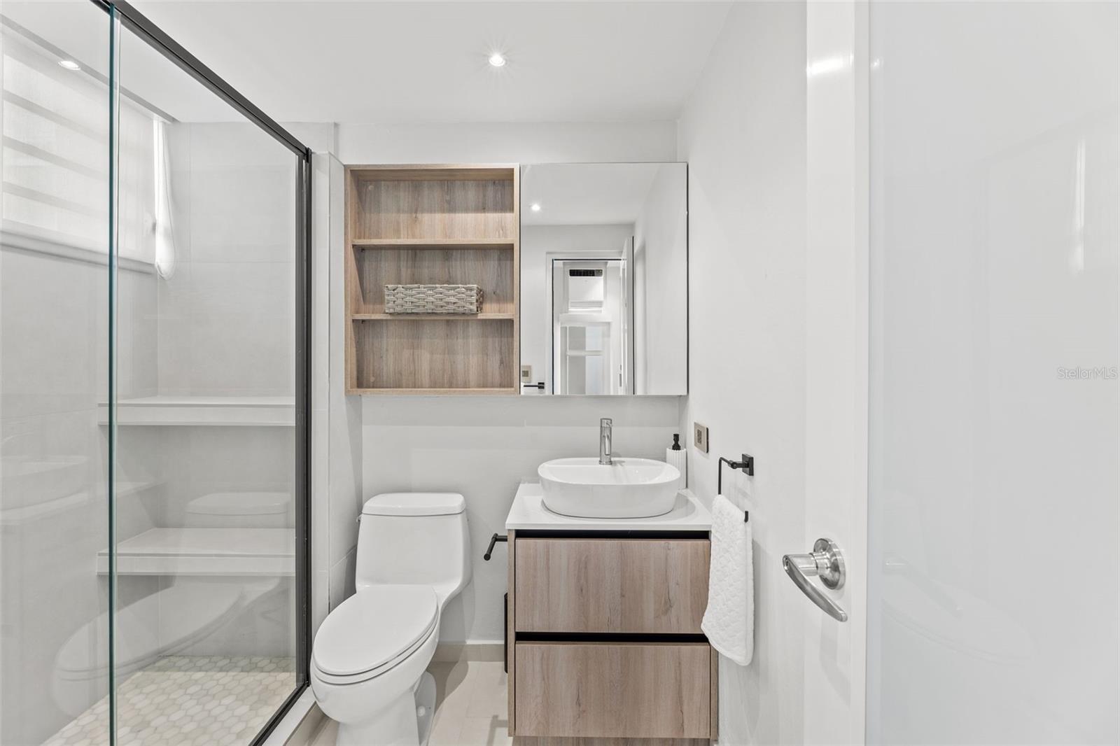 1802 MCLEARY #701