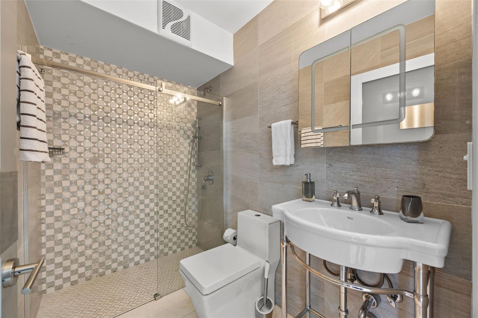 1315 ASHFORD AVE #501