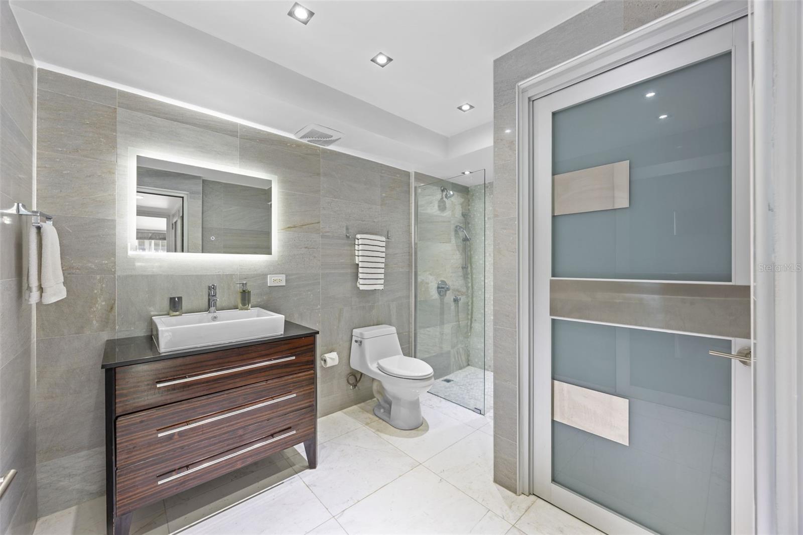 1315 ASHFORD AVE #501