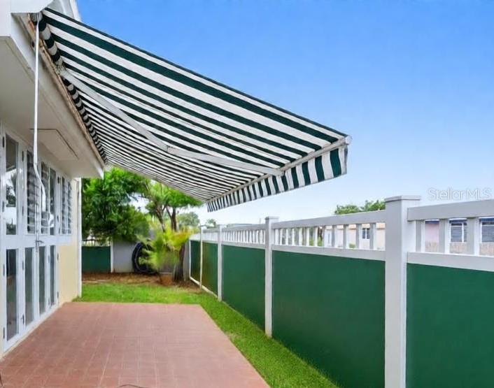 24 GABLES BREEZE