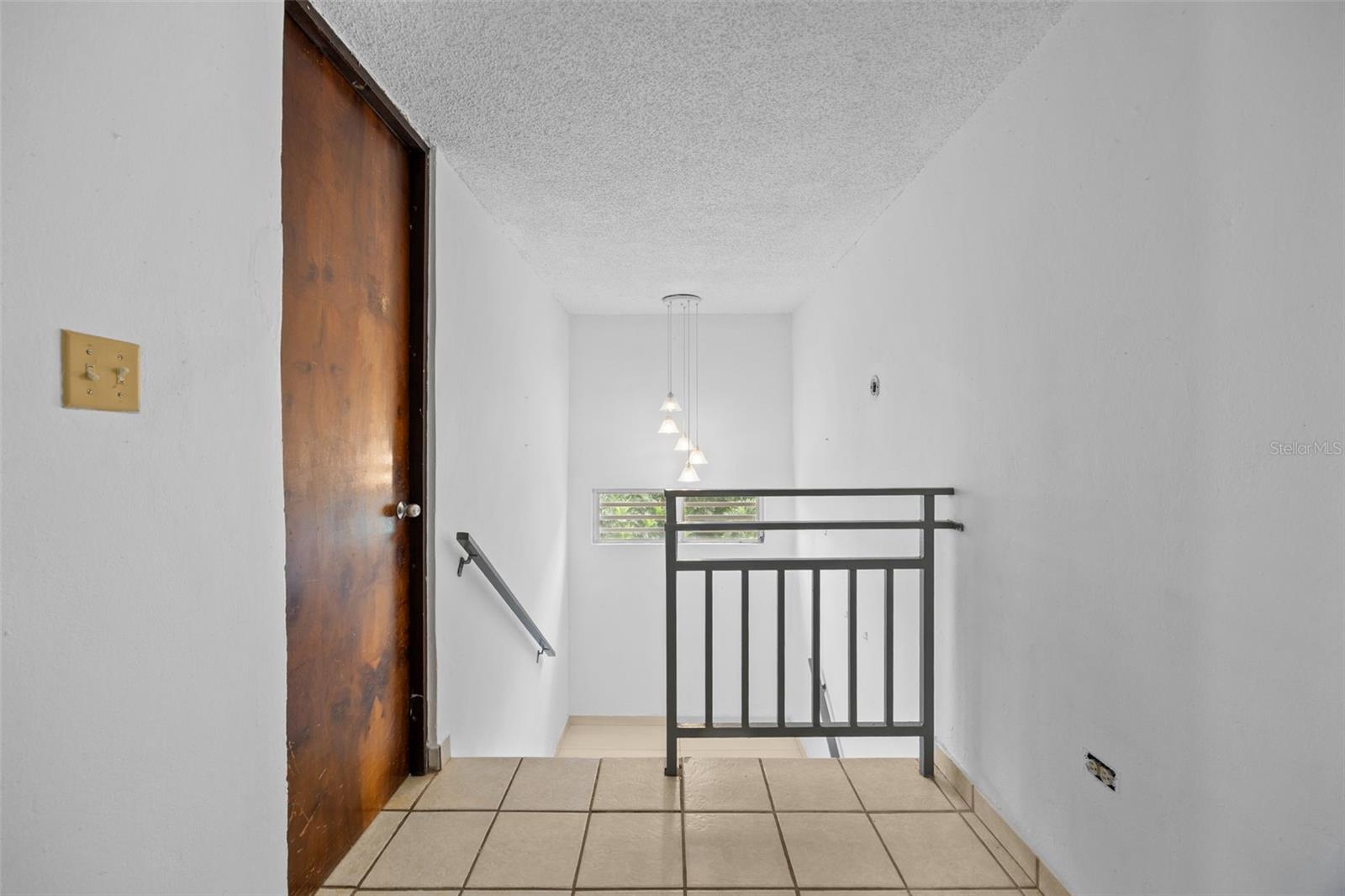 24 GABLES BREEZE