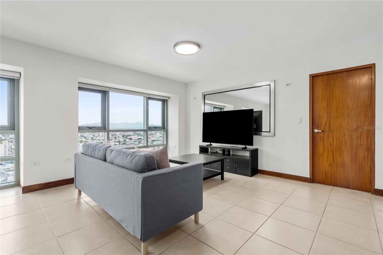 103 AVENIDA JOSÉ DE DIEGO #1705N
