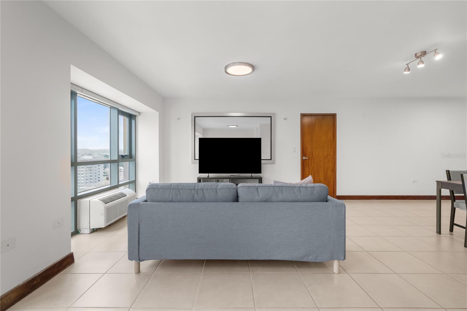 103 AVENIDA JOSÉ DE DIEGO #1705N