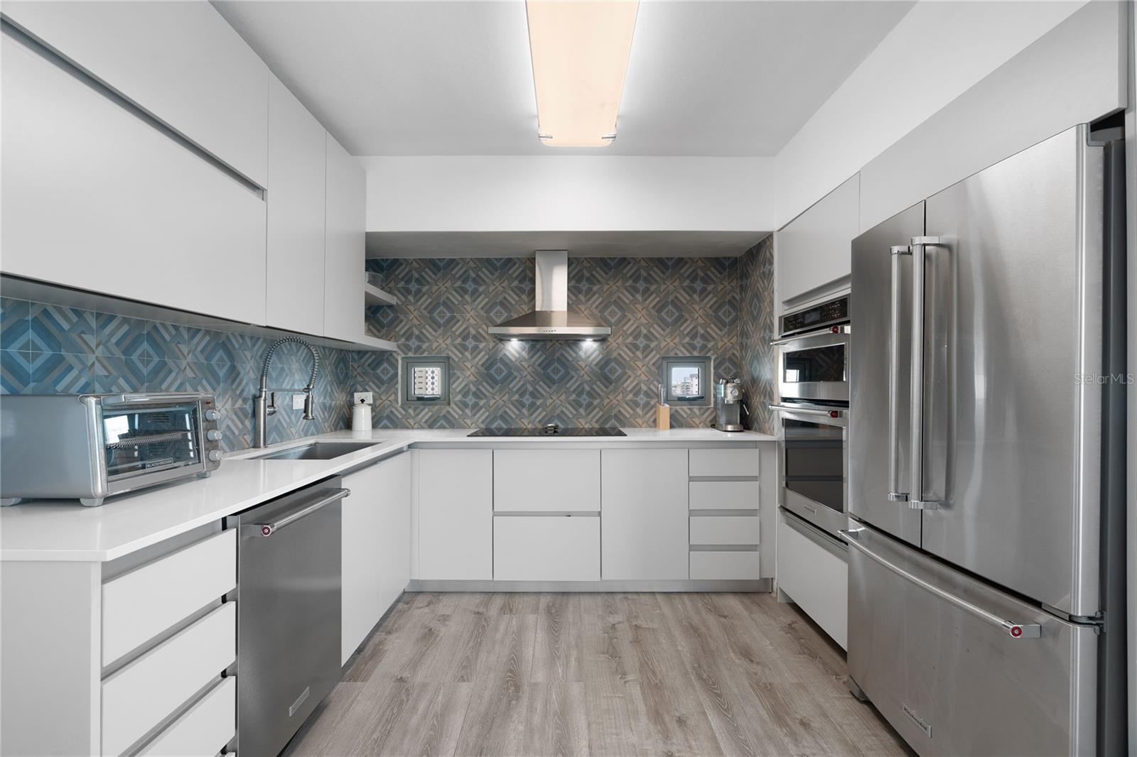 103 AVENIDA DE DIEGO #803N