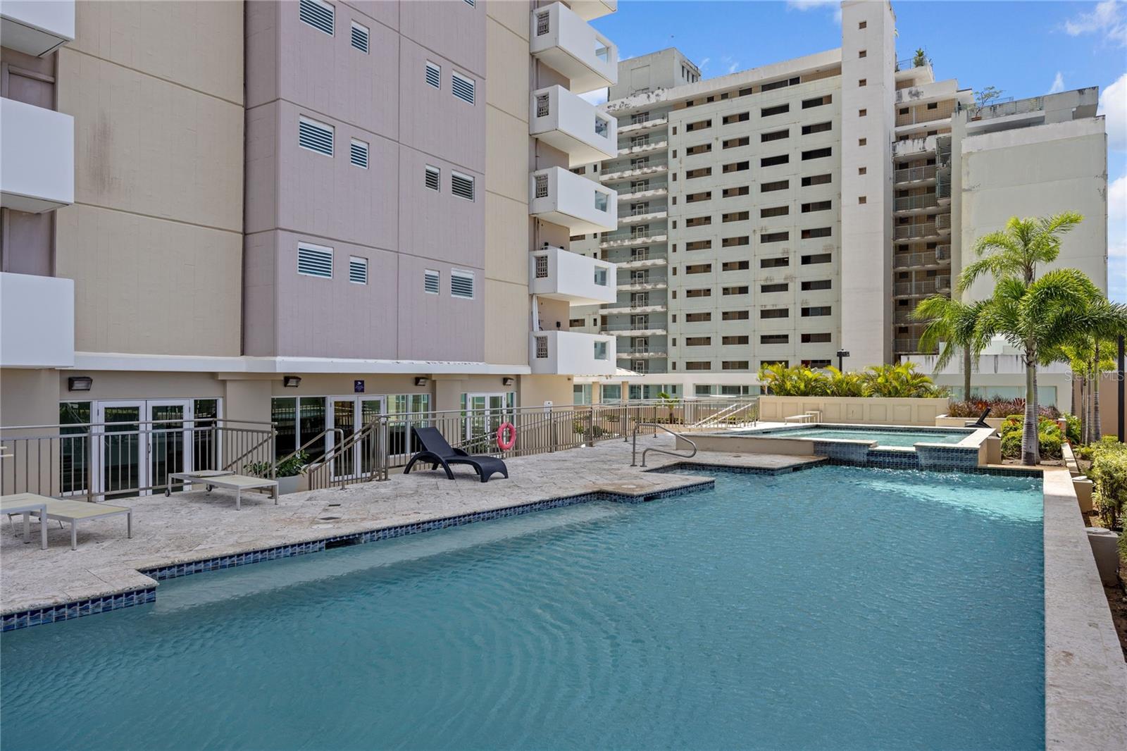 576 AVE. ARTERIAL B, COLISEUM TOWER #809