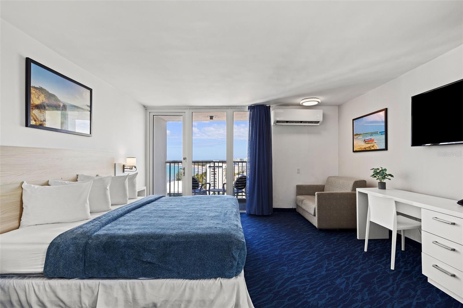 6165 ISLA VERDE AVE. #1550