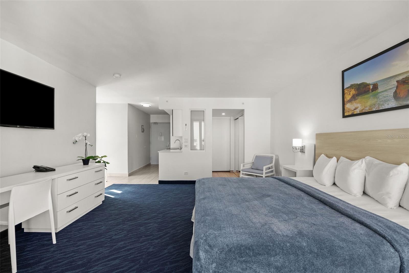6165 ISLA VERDE AVE. #1550