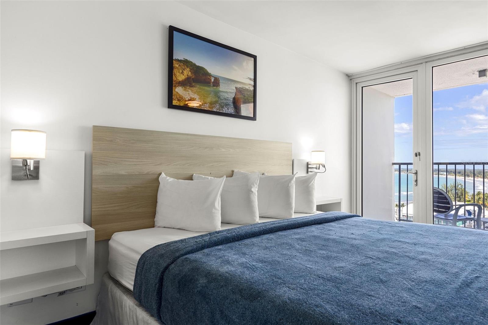 6165 ISLA VERDE AVE. #1550
