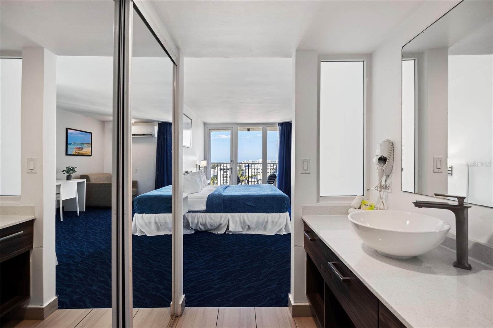 6165 ISLA VERDE AVE. #1550