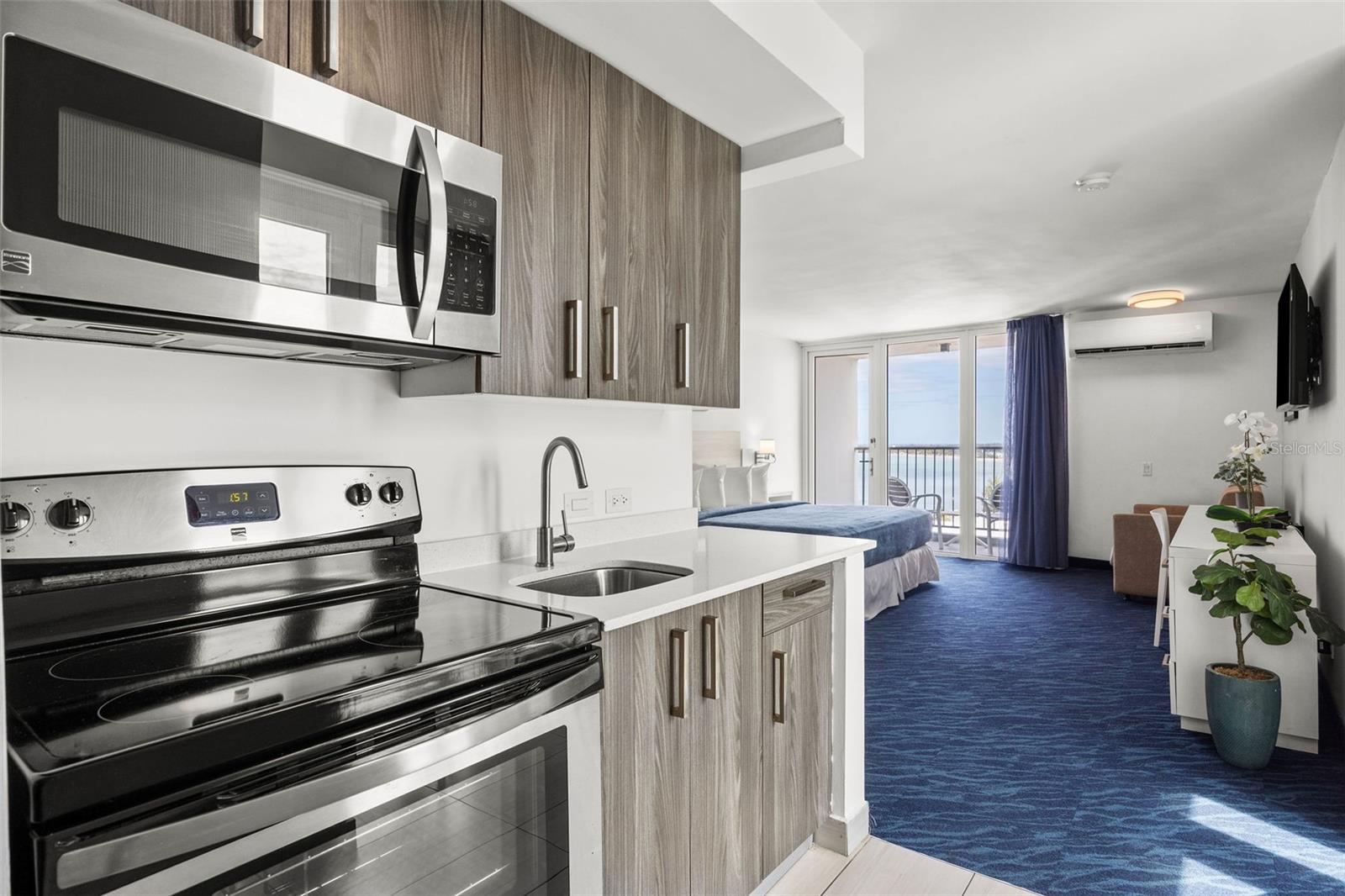6165 ISLA VERDE AVE. #1550