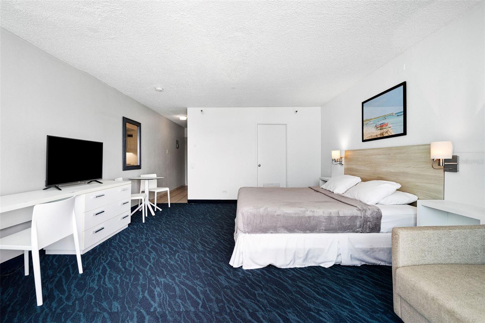 6165 ISLA VERDE AVE. #853