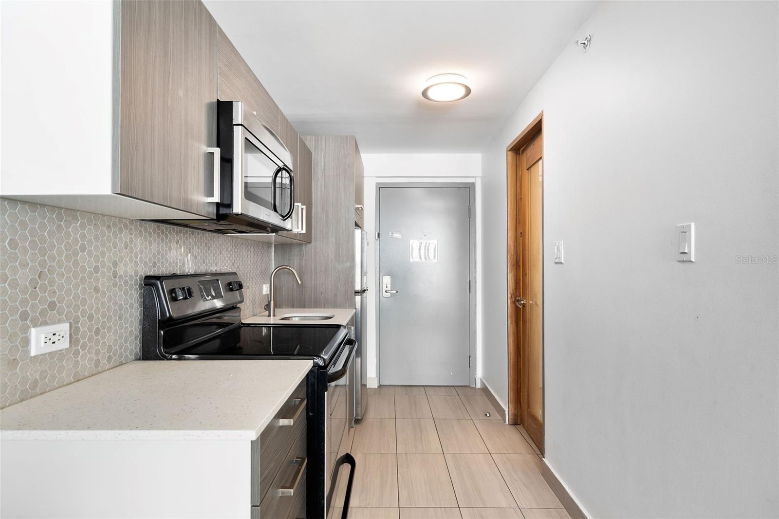 6165 ISLA VERDE AVE. #183