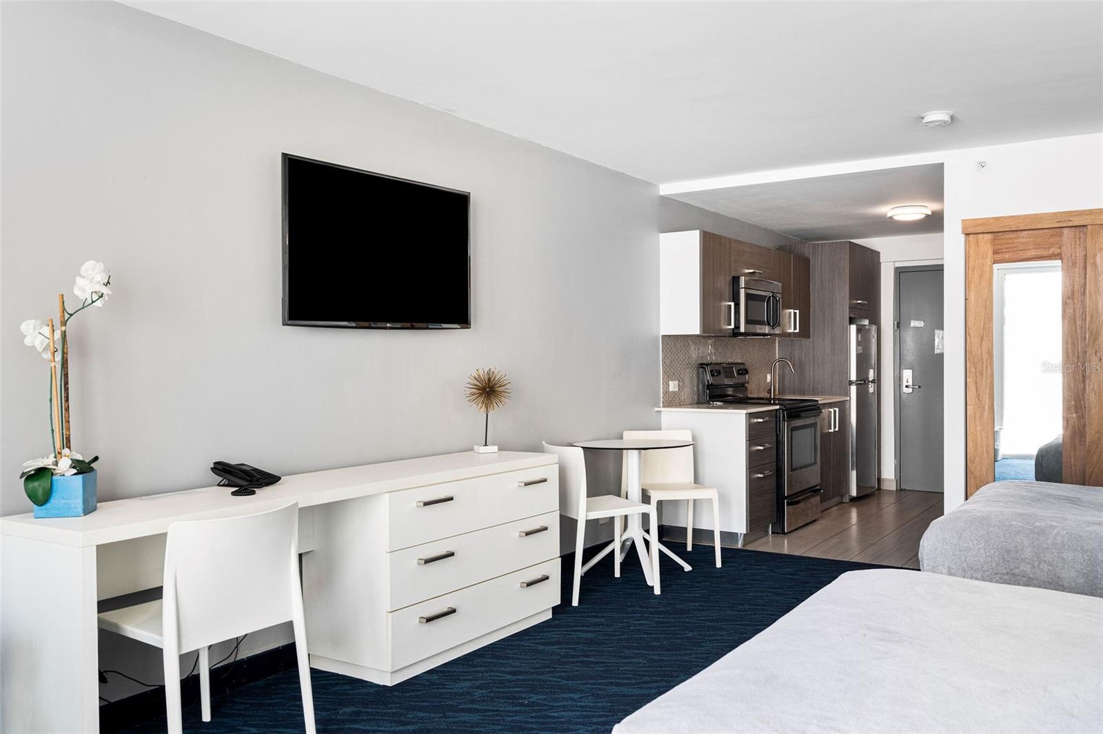 6165 ISLA VERDE AVE. #183