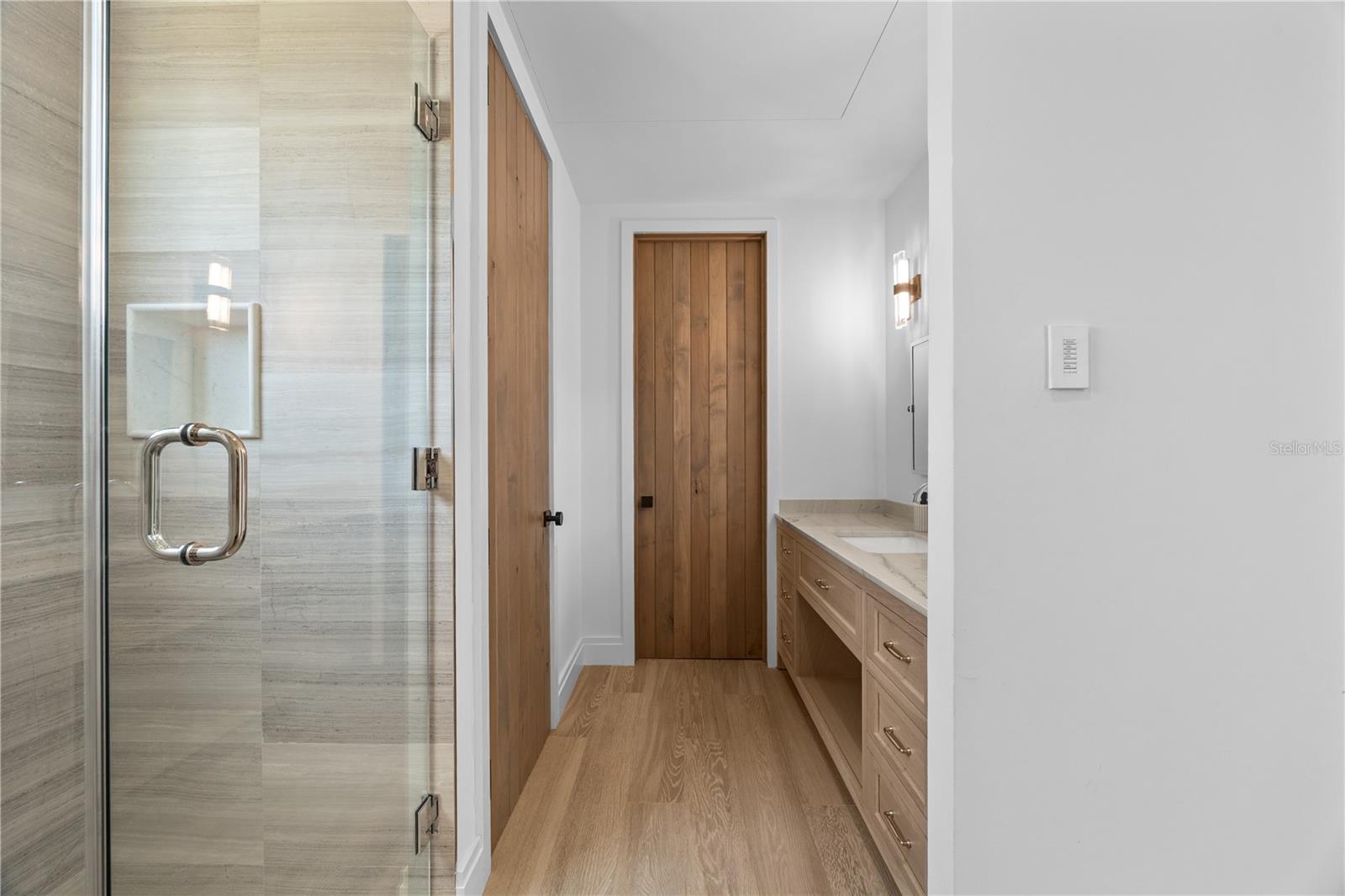 2 VENDIG STREET
