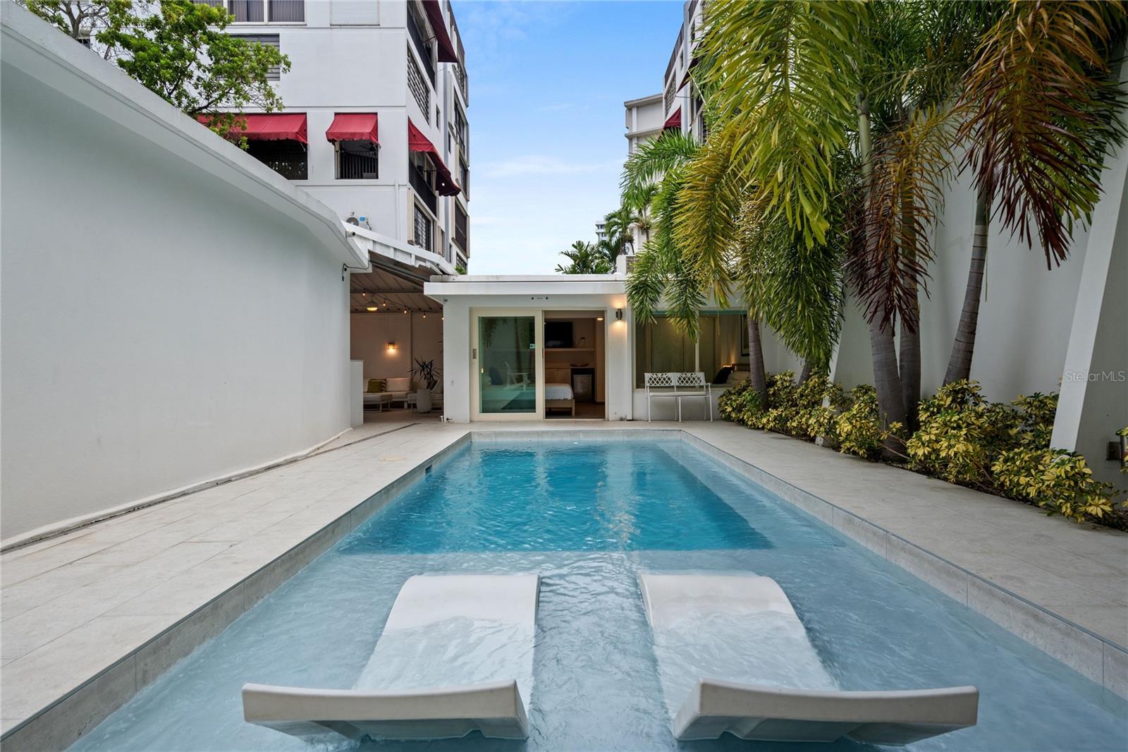 1215 CALLE LUCHETTI