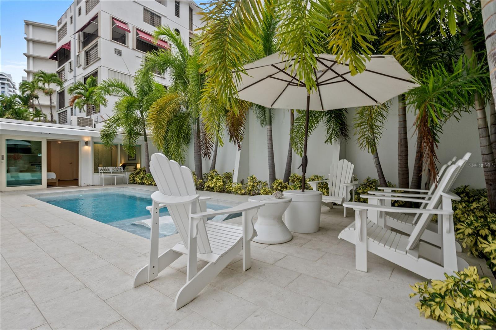 1215 CALLE LUCHETTI