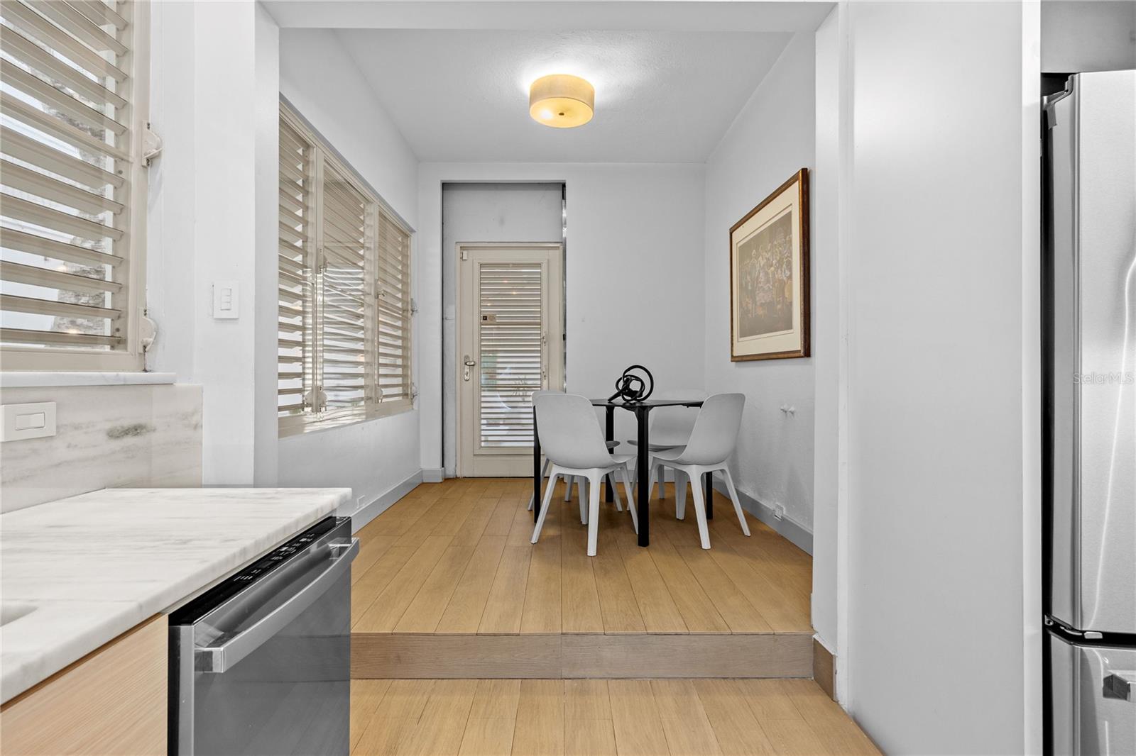 1215 CALLE LUCHETTI