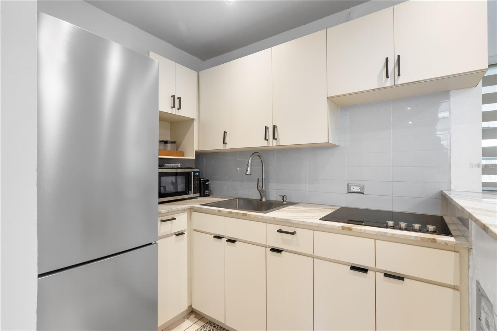 1020 ASHFORD AVE. #116