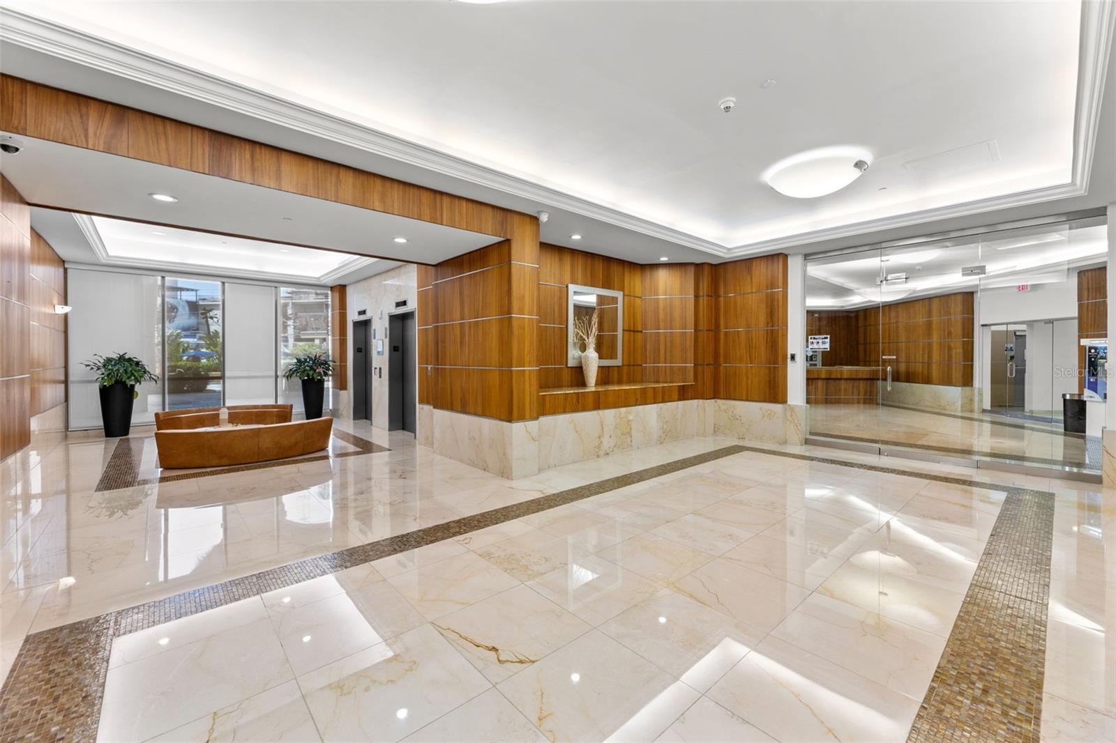 103 AVENIDA DE DIEGO #1906 South
