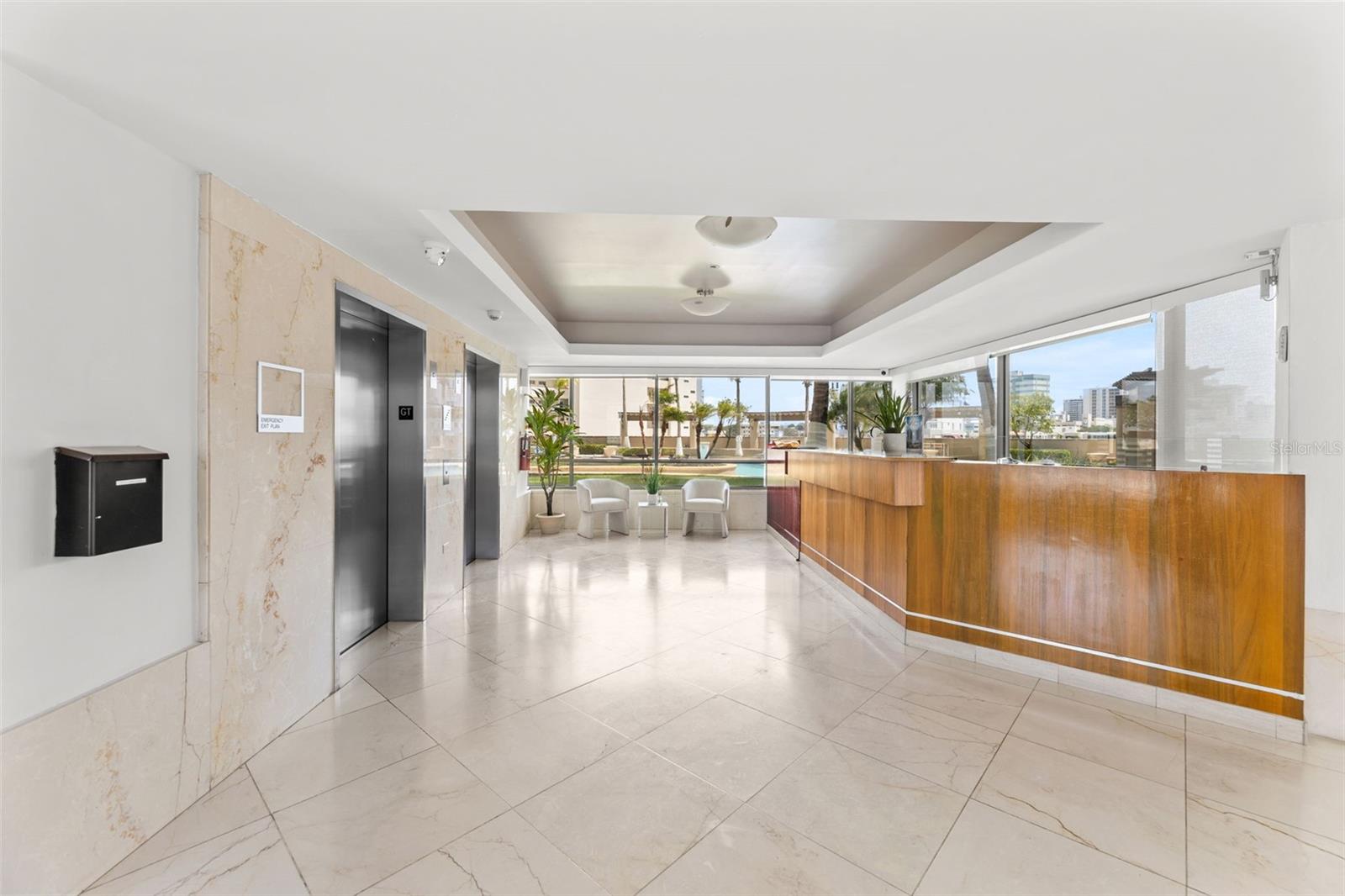 103 AVENIDA DE DIEGO #1906 South