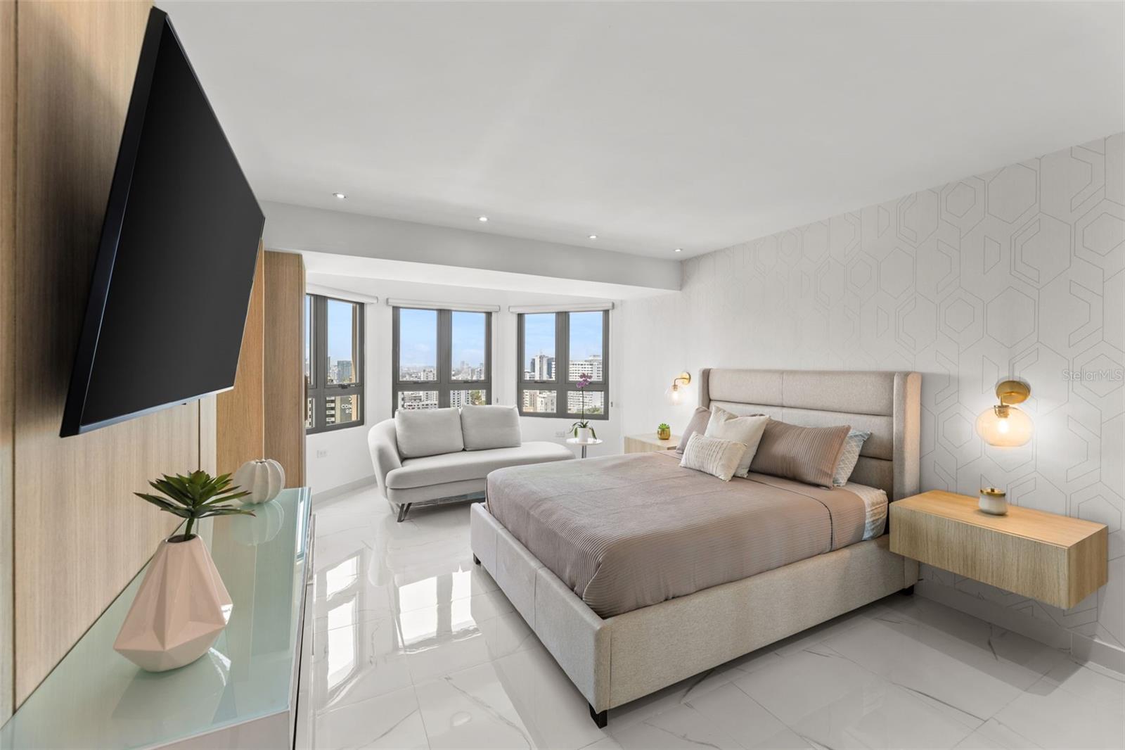 103 AVENIDA DE DIEGO #1906 South