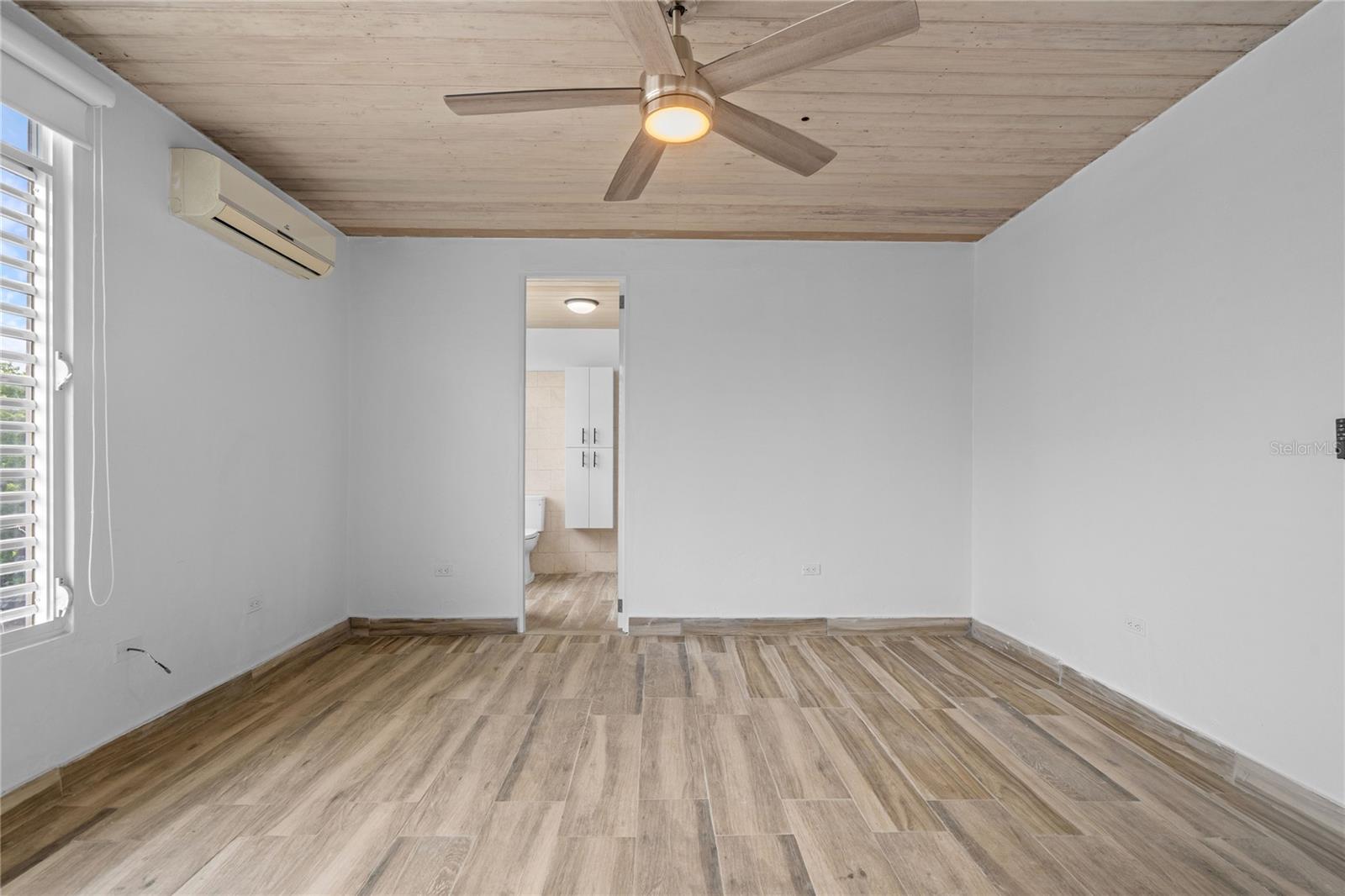 1223 WILSON AVE. #401
