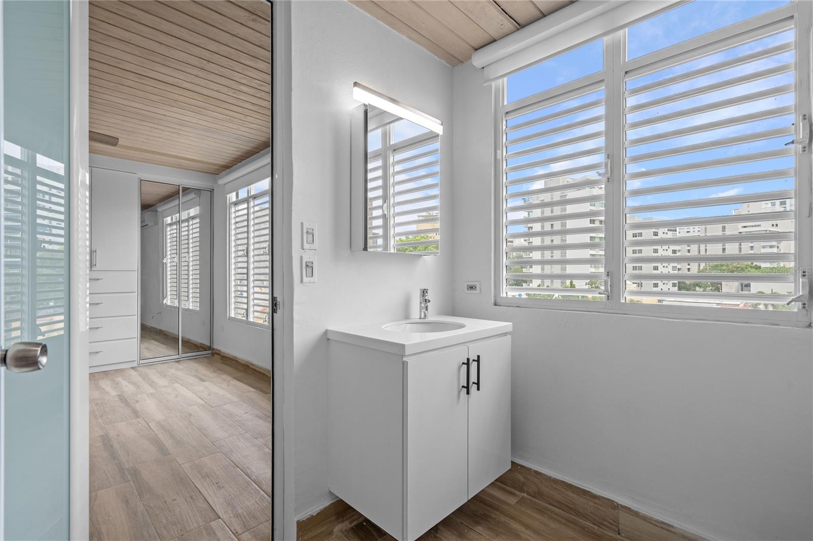 1223 WILSON AVE. #401
