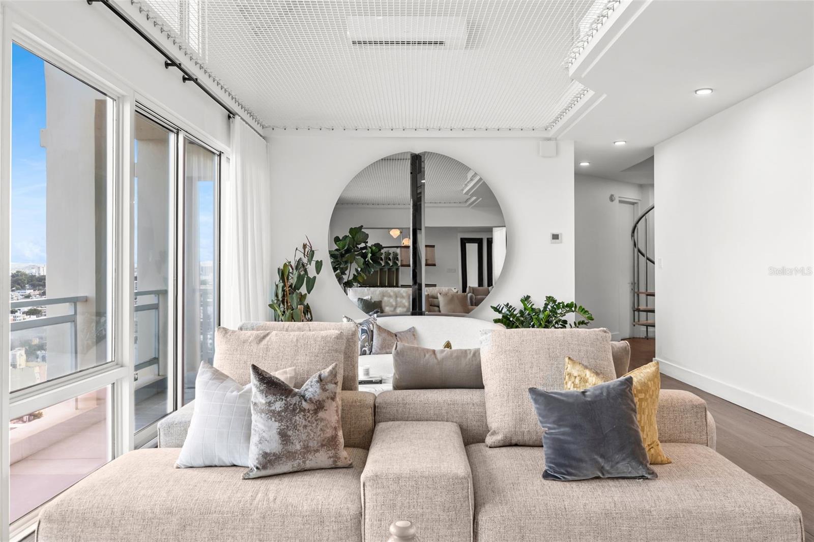 20 CALLE CARRION COURT #PH 1701
