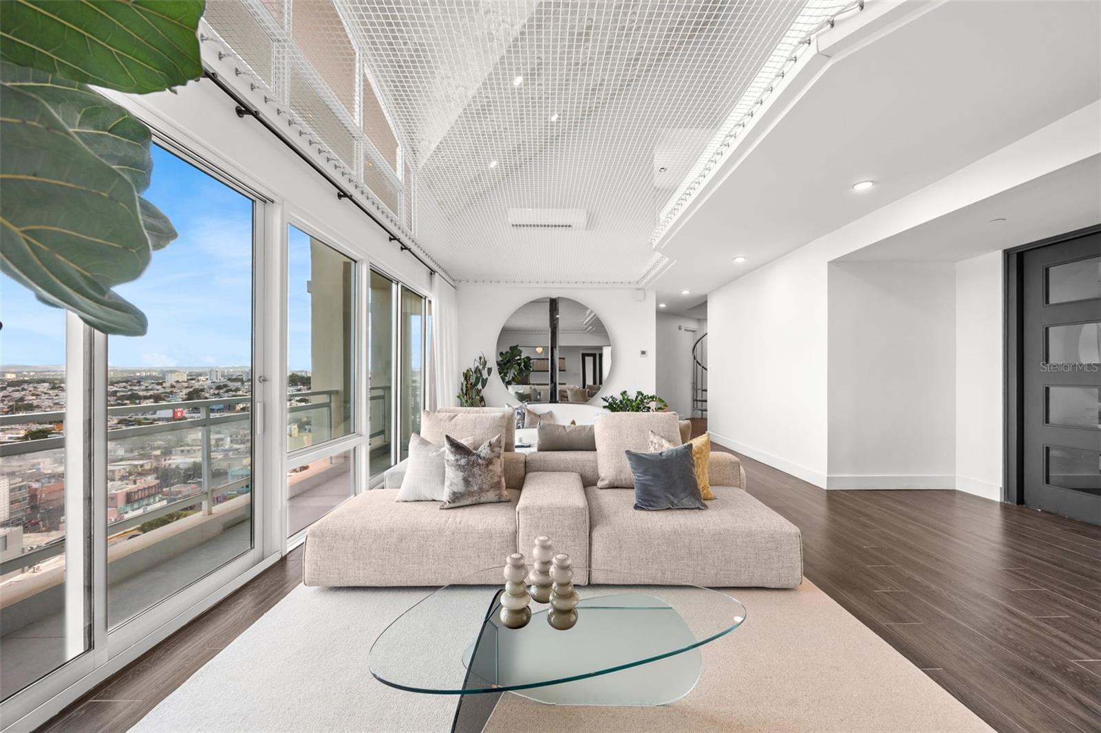 20 CALLE CARRION COURT #PH 1701