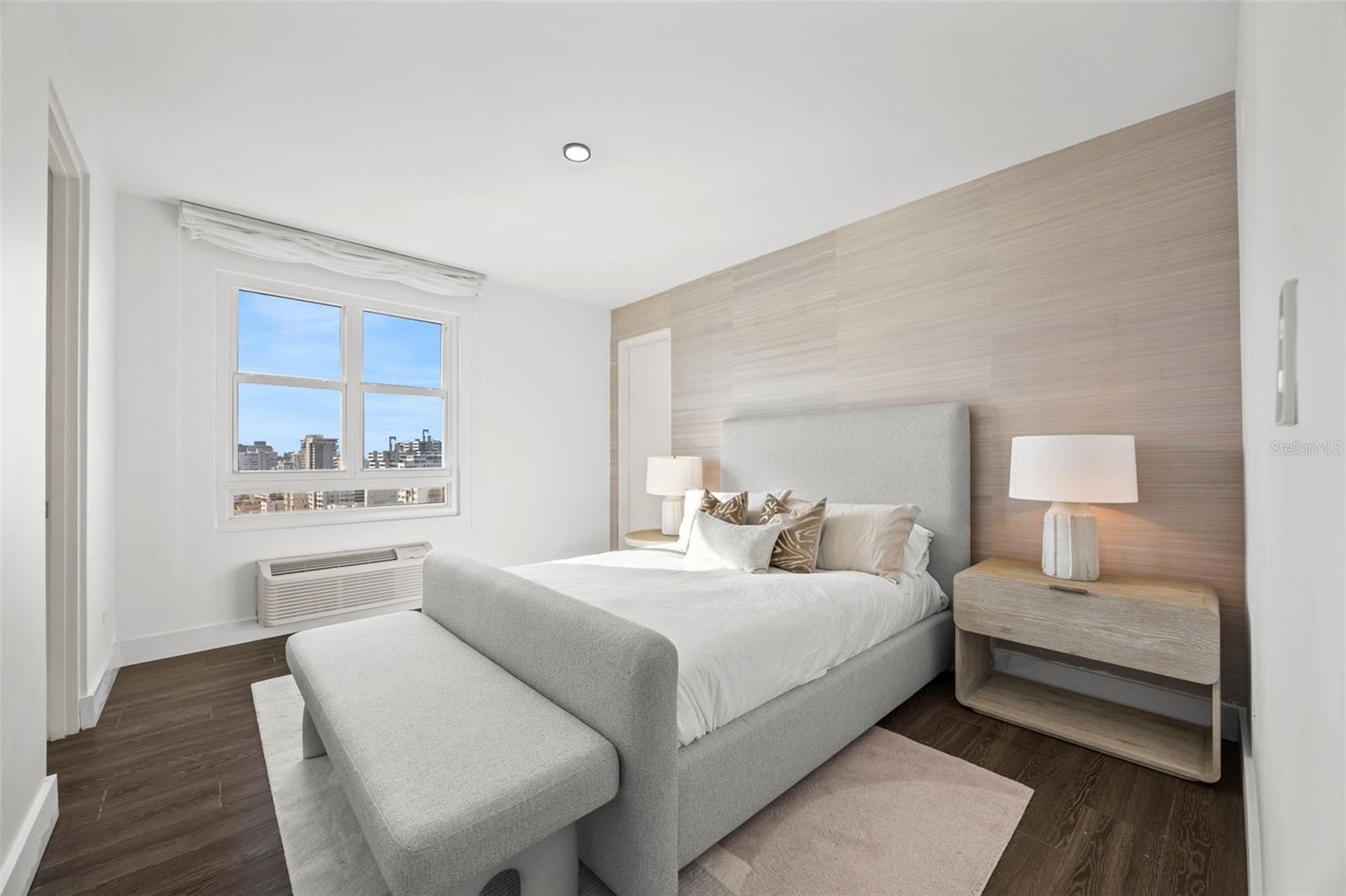 20 CALLE CARRION COURT #PH 1701