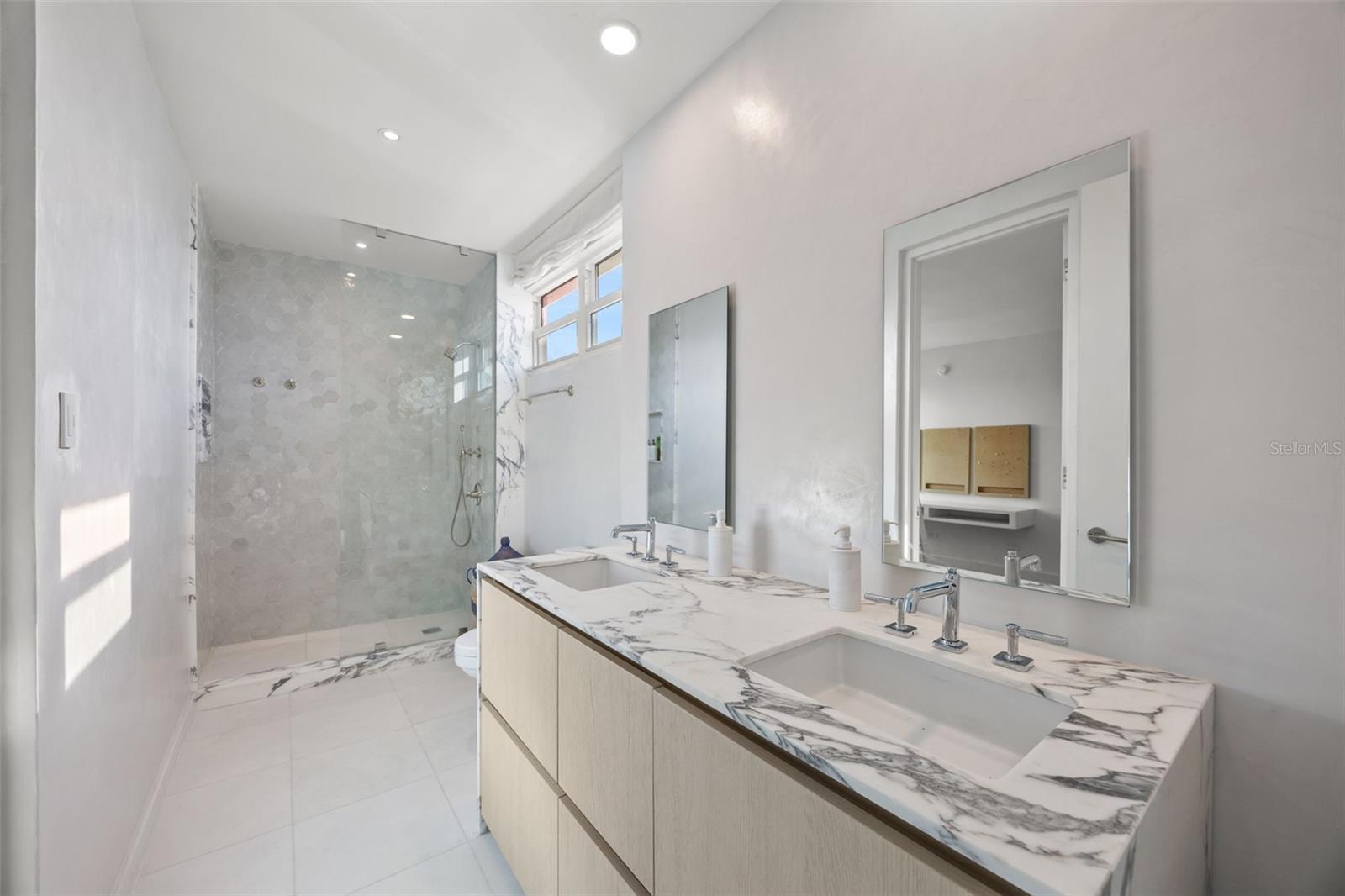 20 CALLE CARRION COURT #PH 1701