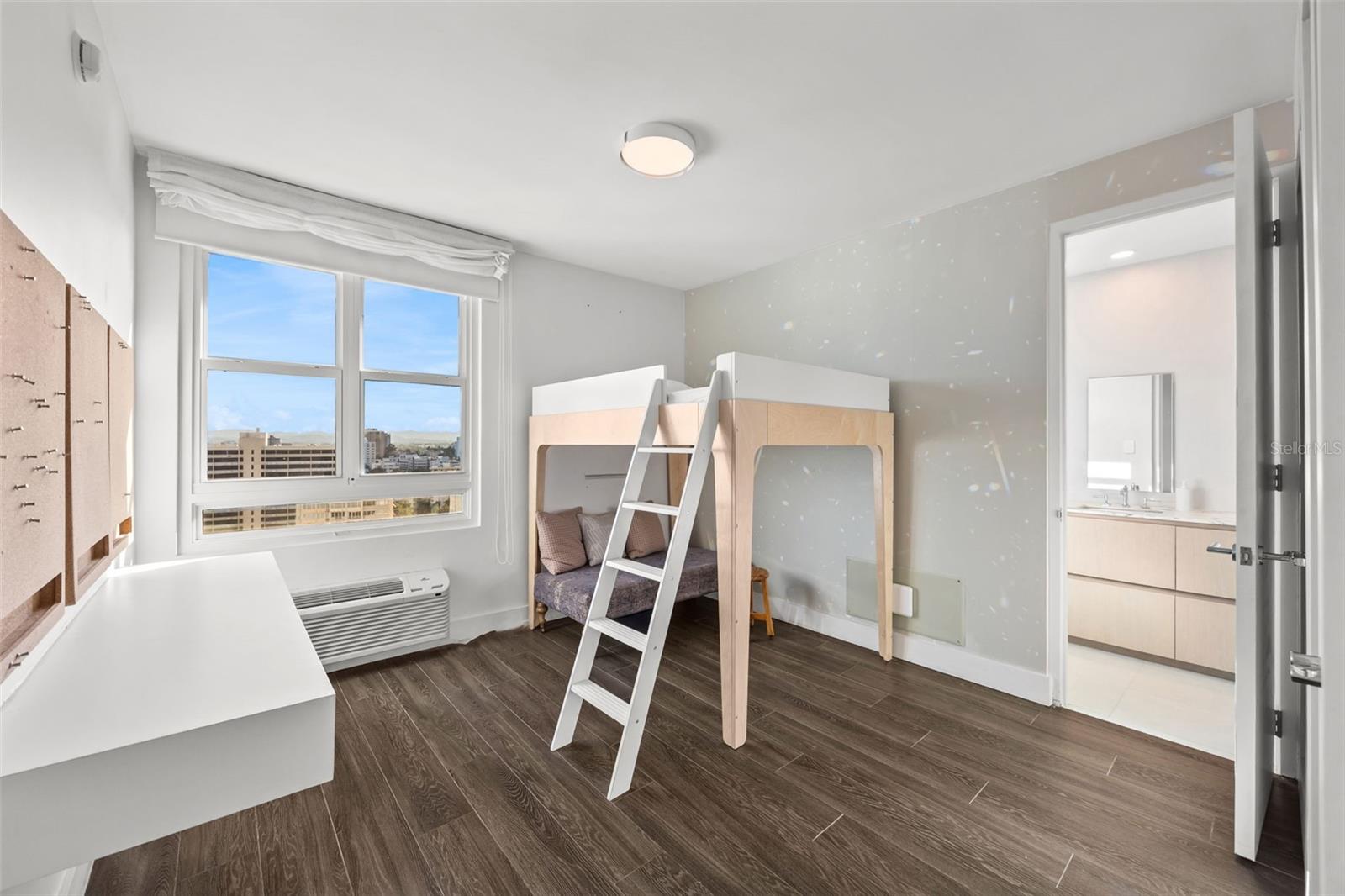 20 CALLE CARRION COURT #PH 1701