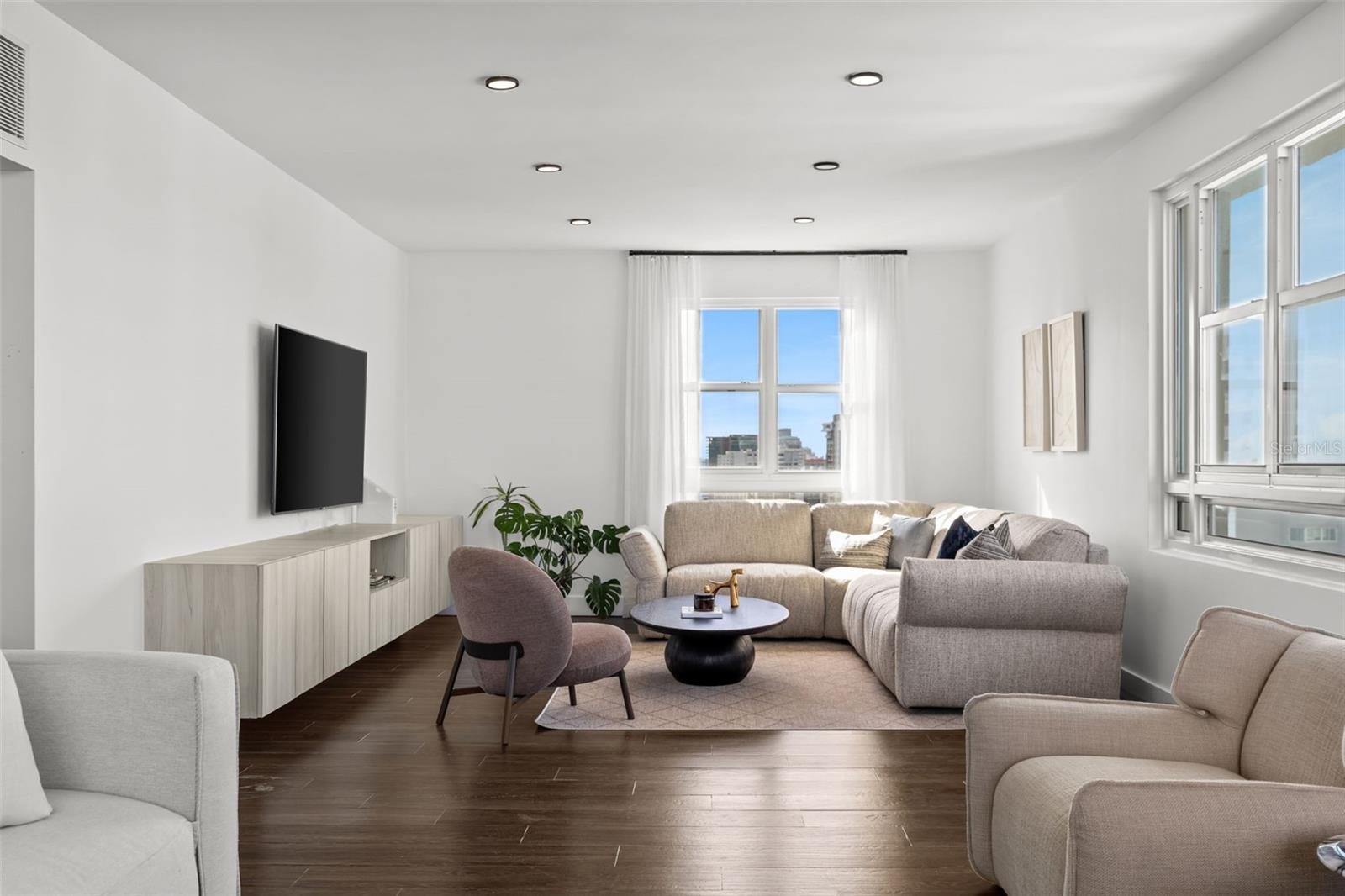 20 CALLE CARRION COURT #PH 1701