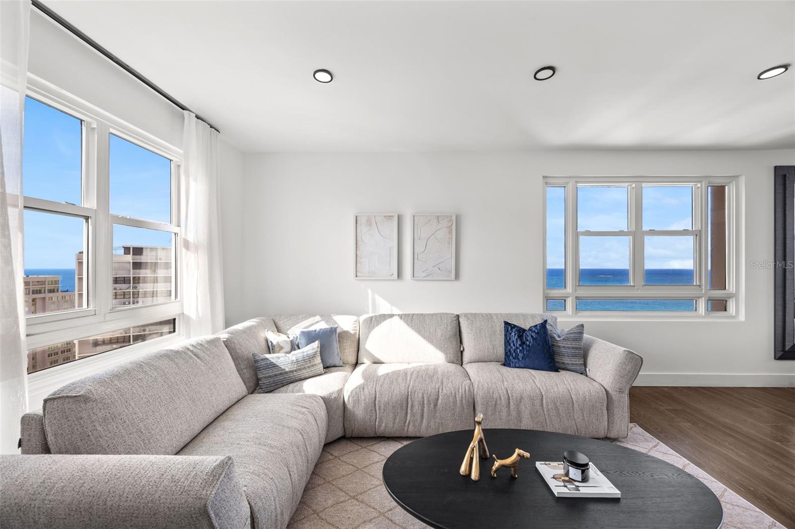 20 CALLE CARRION COURT #PH 1701