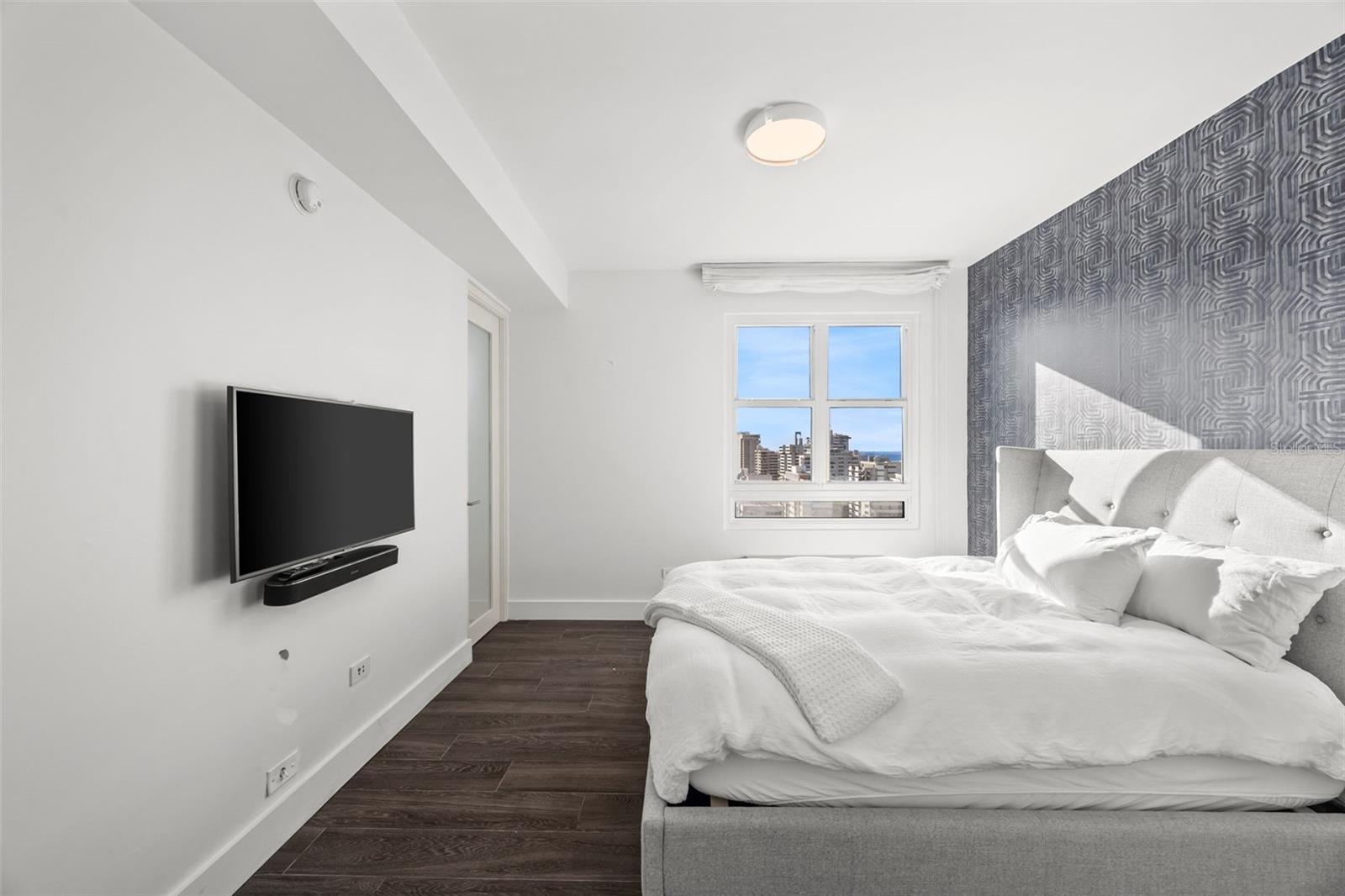 20 CALLE CARRION COURT #PH 1701