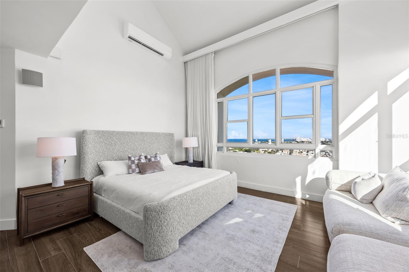 20 CALLE CARRION COURT #PH 1701