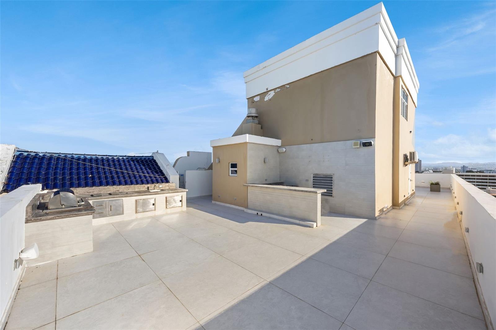 20 CALLE CARRION COURT #PH 1701