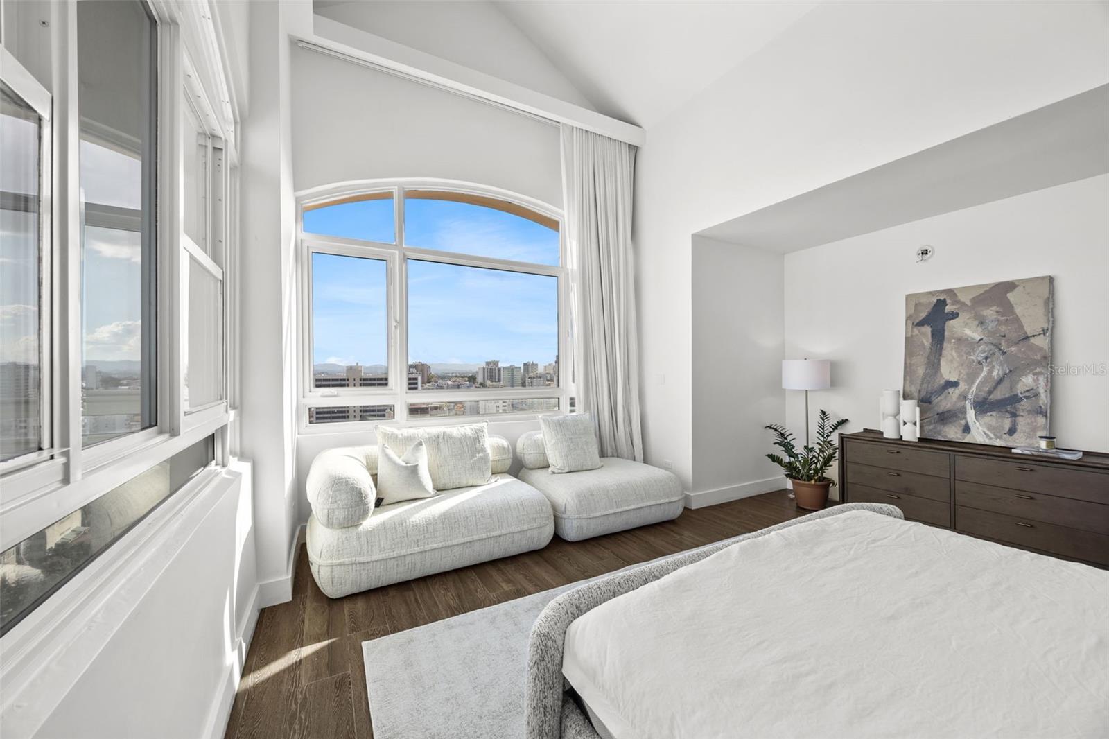 20 CALLE CARRION COURT #PH 1701