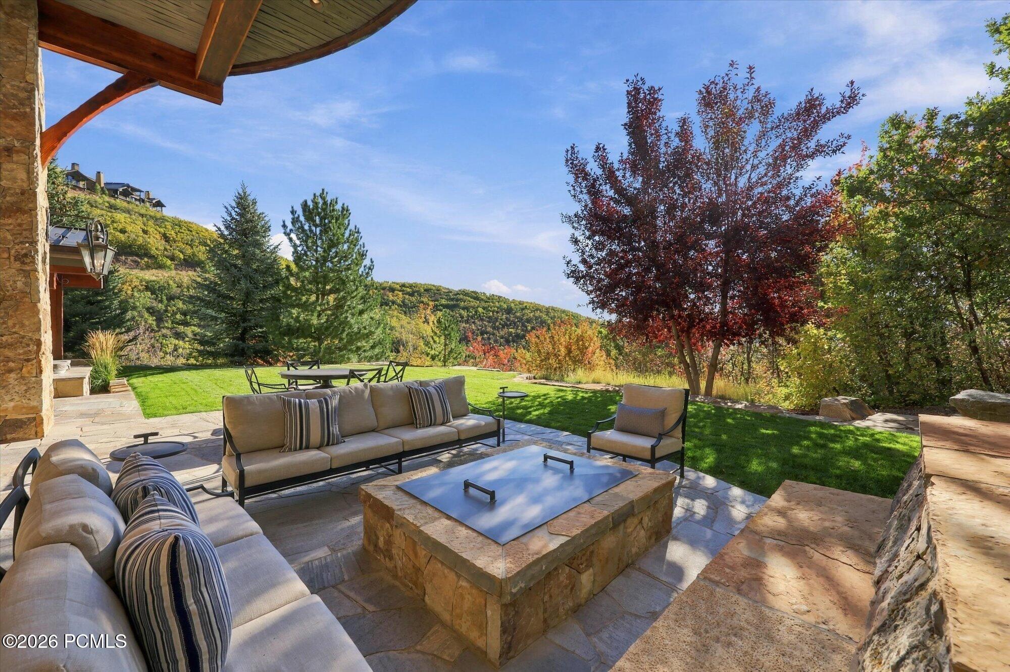 2682 W Deer Hollow Road