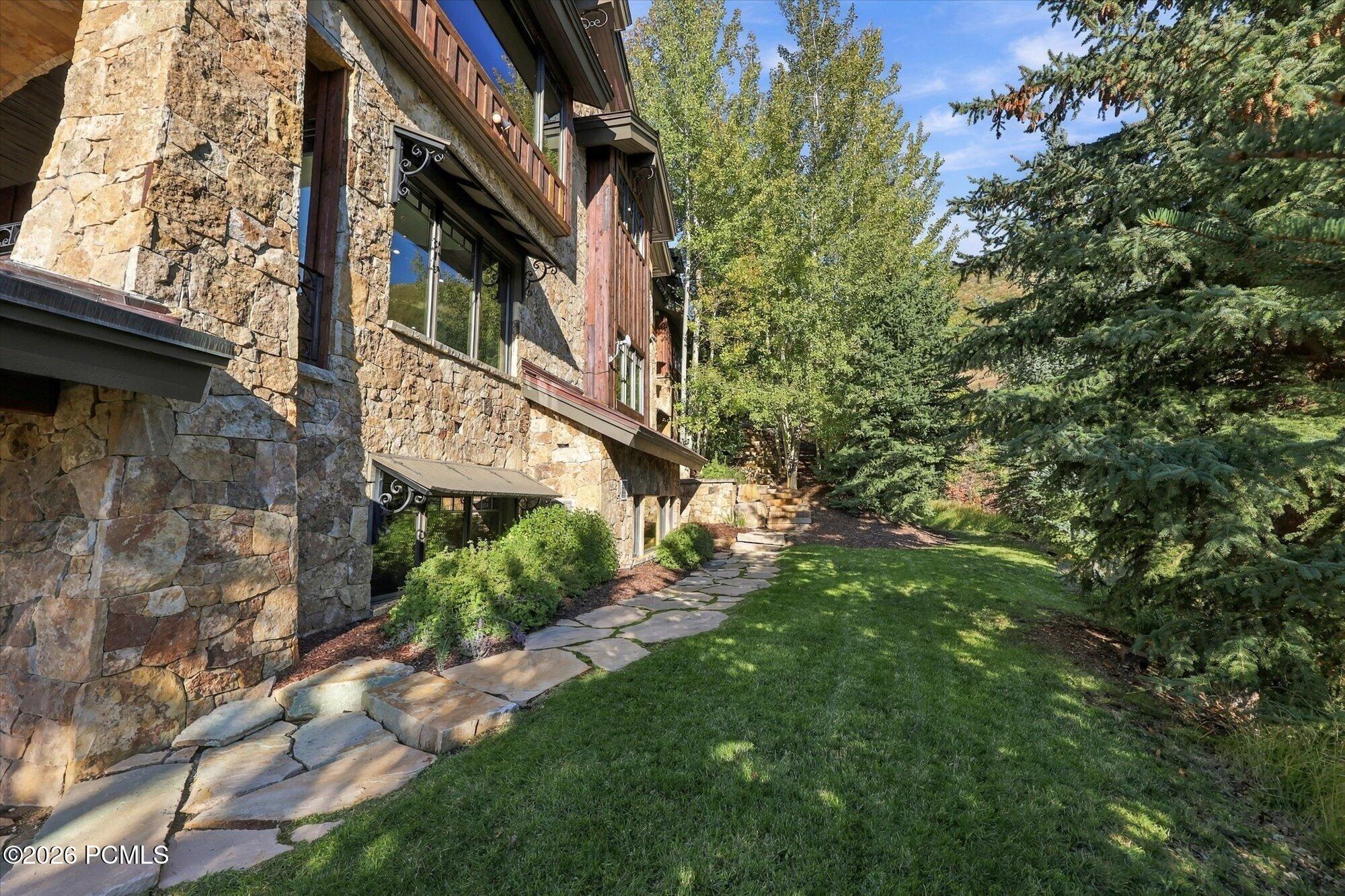 2682 W Deer Hollow Road