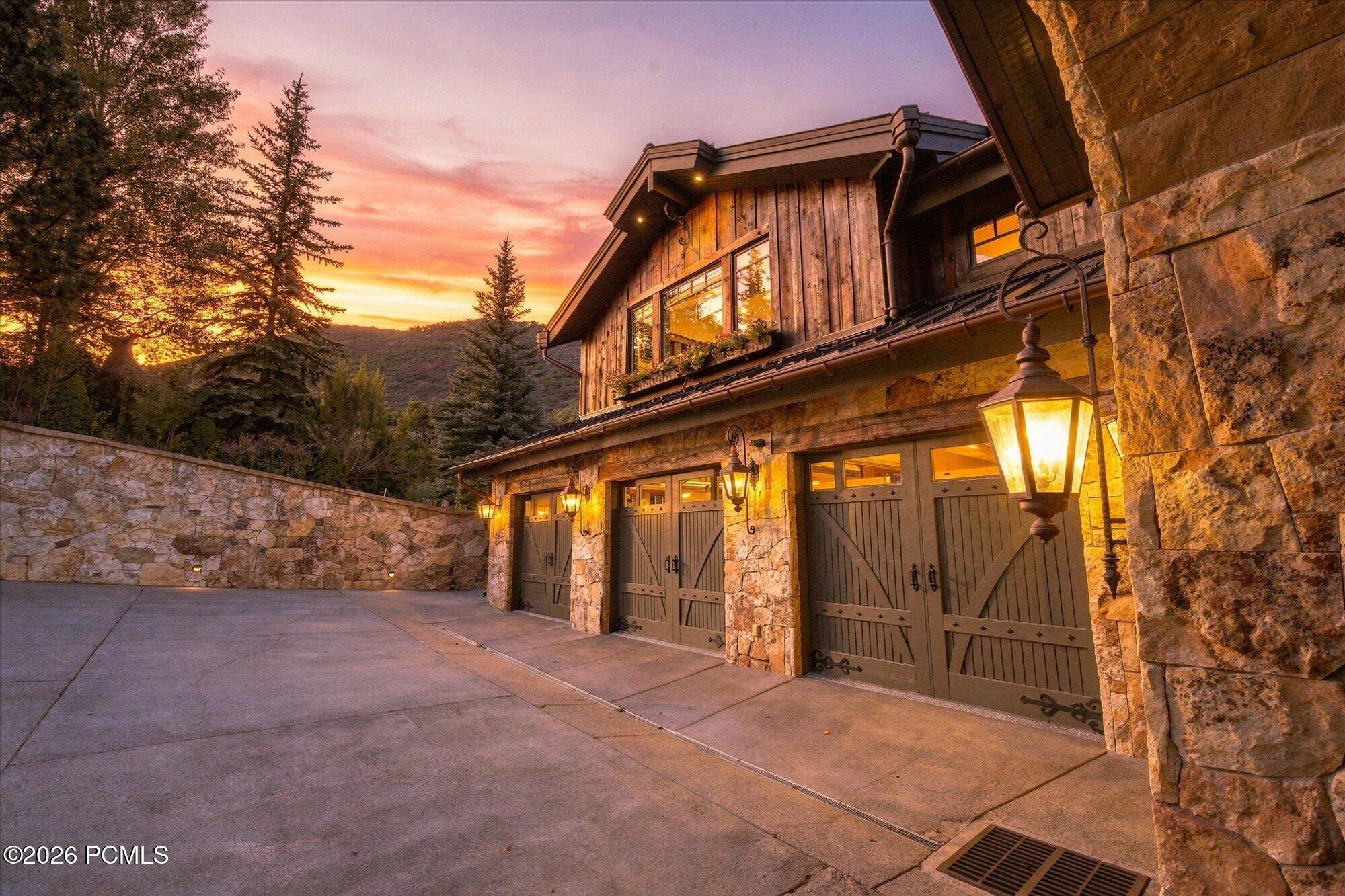 2682 W Deer Hollow Road