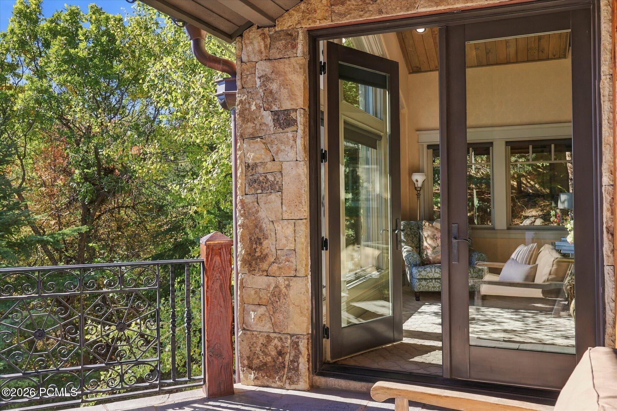 2682 W Deer Hollow Road