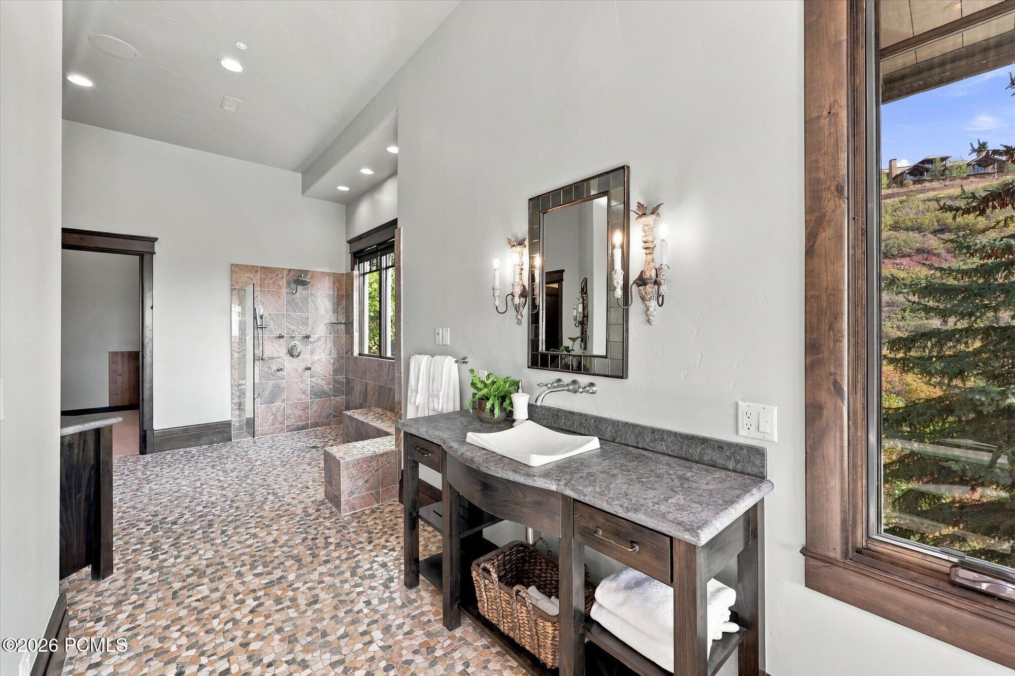2682 W Deer Hollow Road