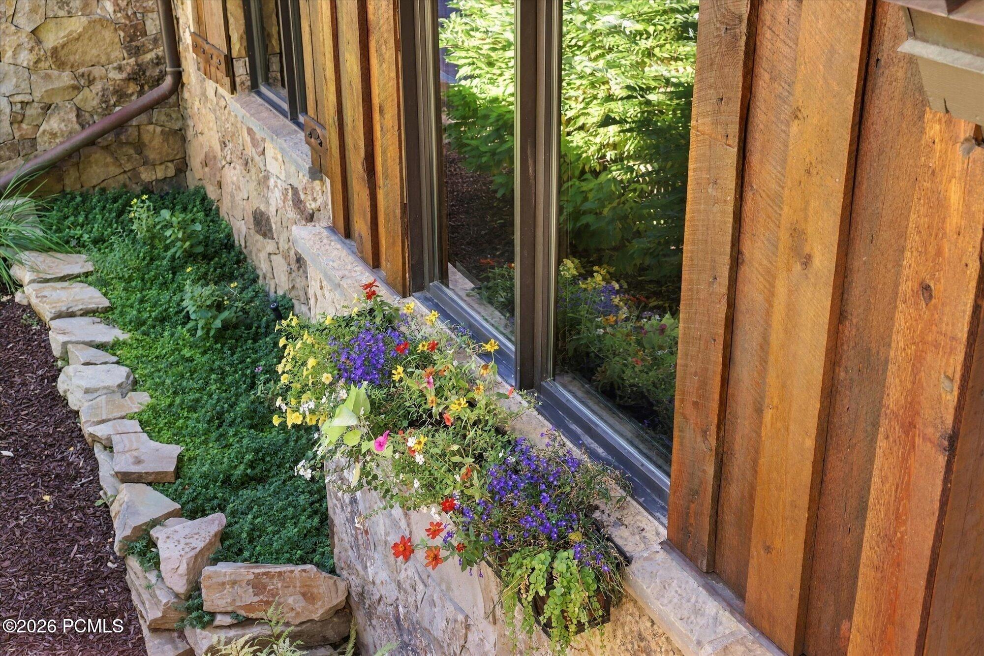 2682 W Deer Hollow Road