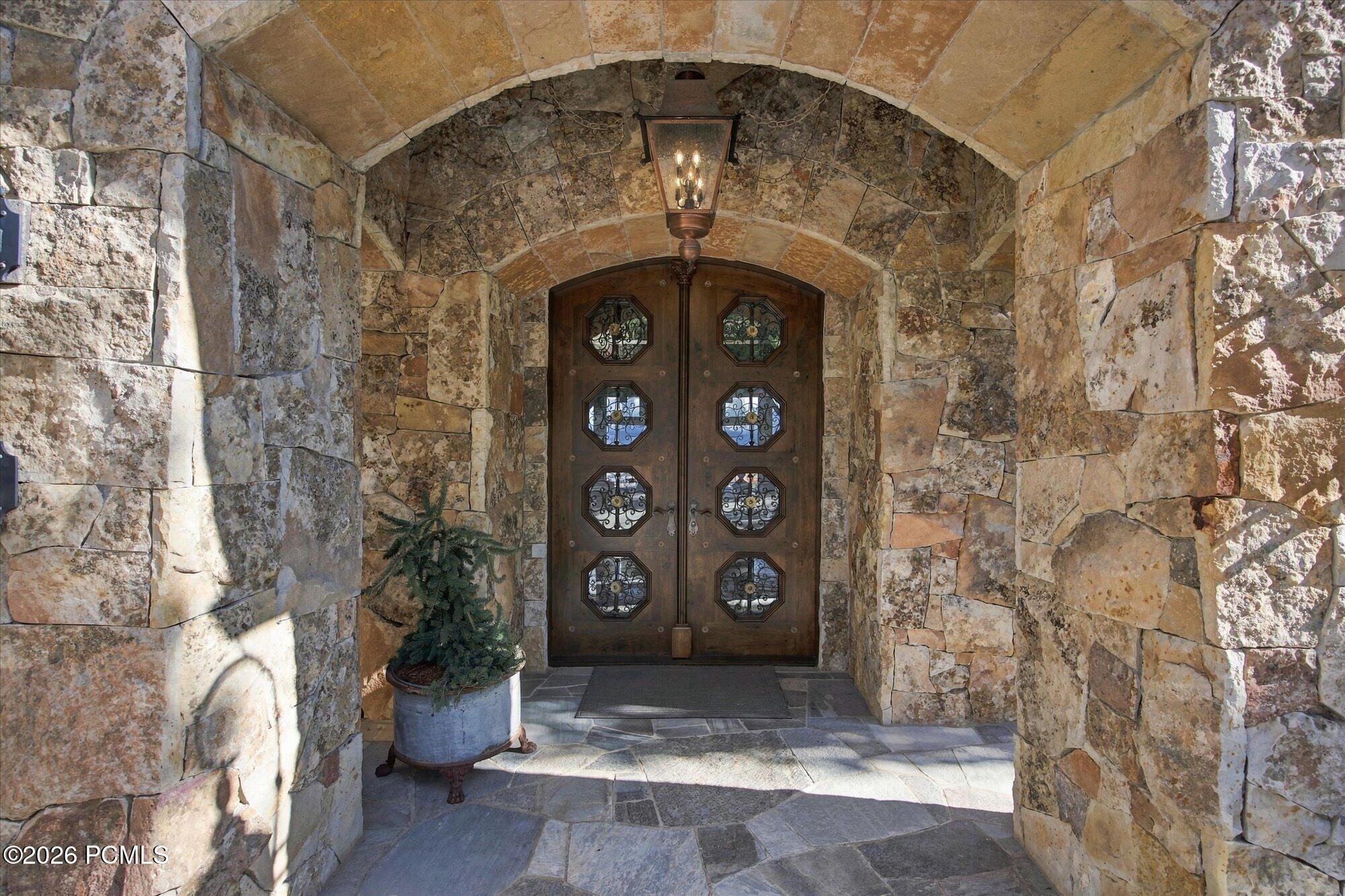 2682 W Deer Hollow Road