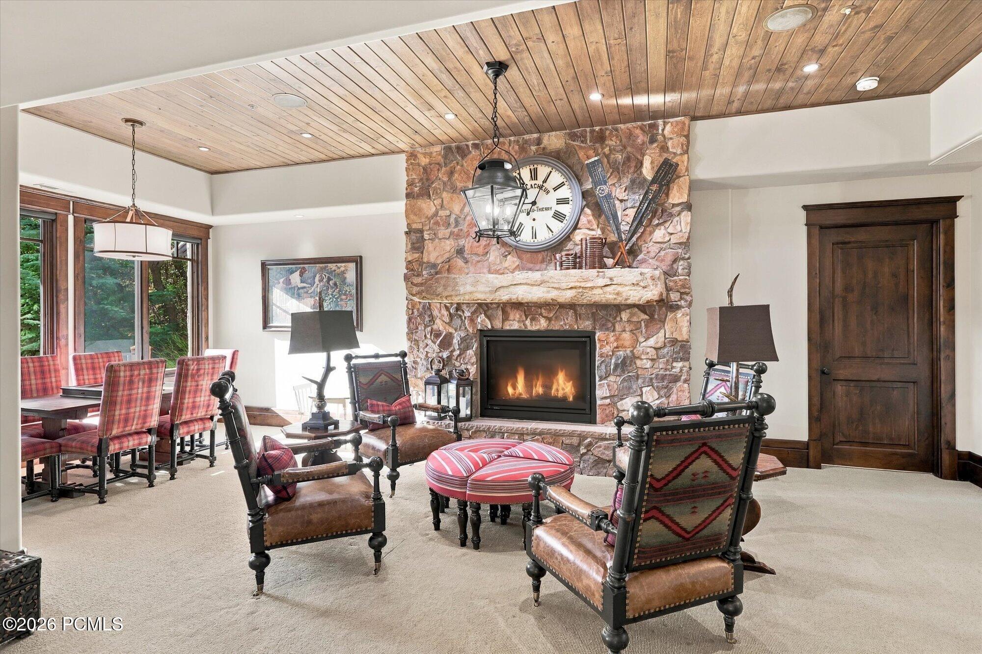 2682 W Deer Hollow Road