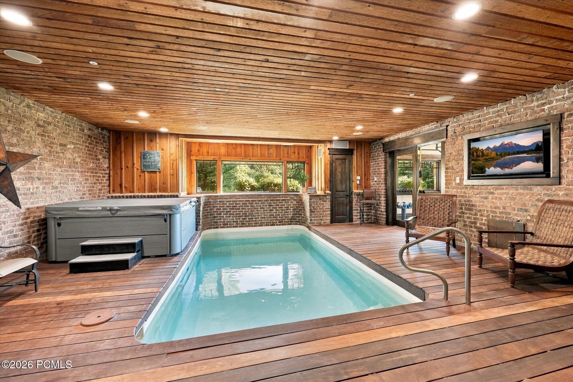 2682 W Deer Hollow Road
